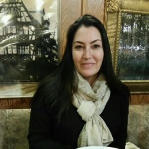 Meet your Posher, Laura